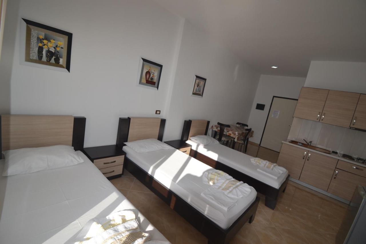 Blue Bay Apartments Саранда Экстерьер фото