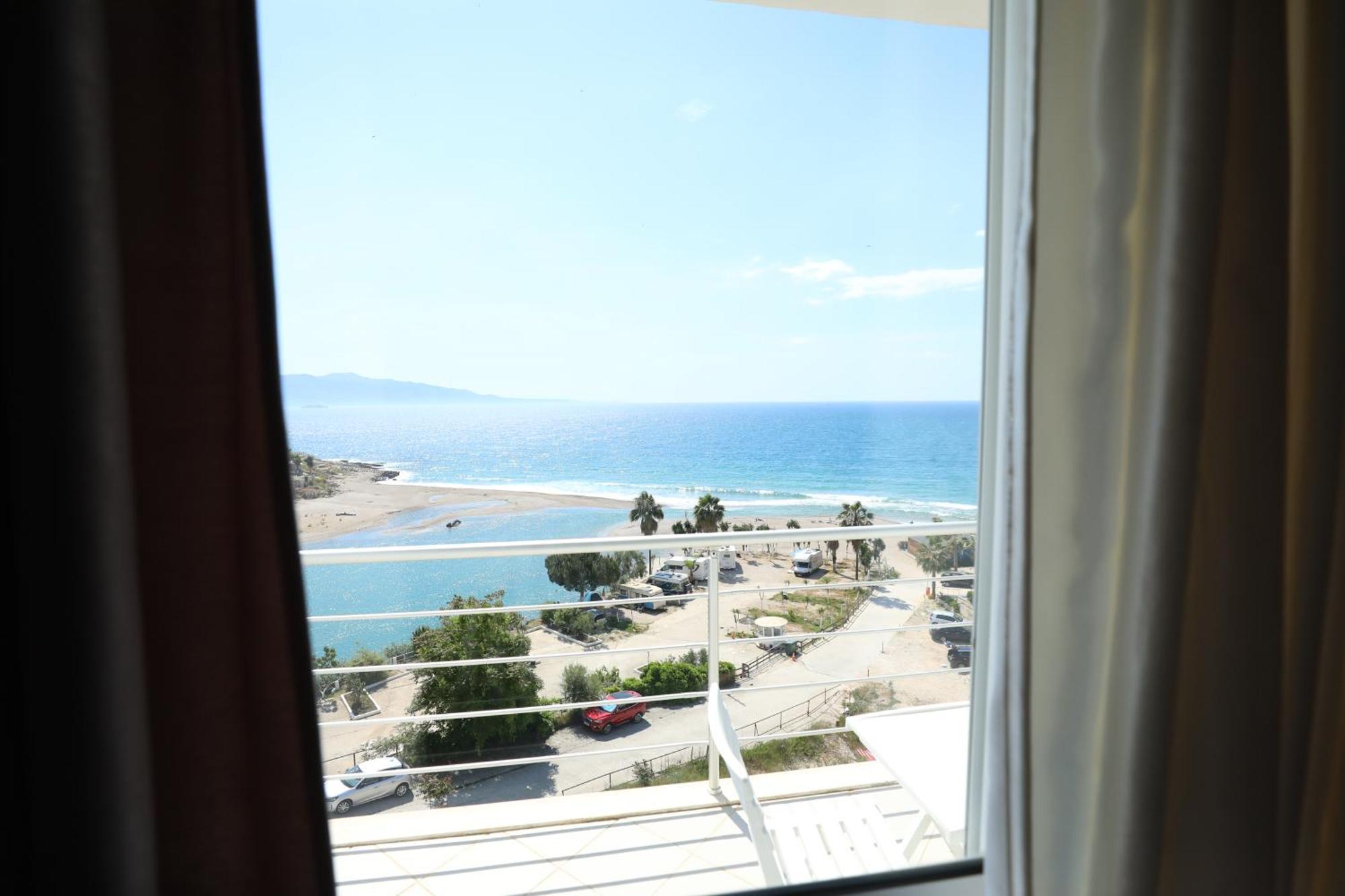 Blue Bay Apartments Саранда Экстерьер фото