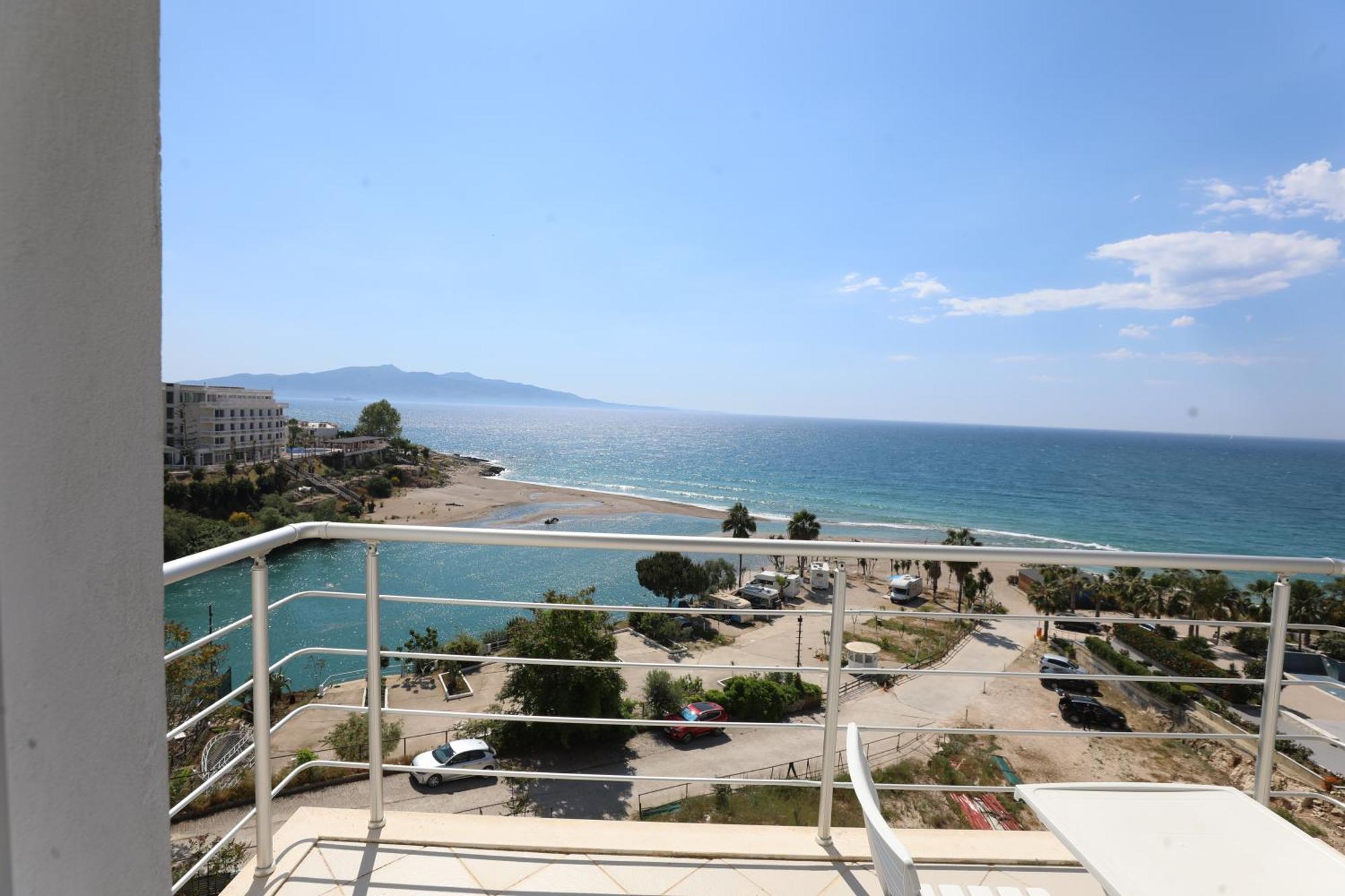 Blue Bay Apartments Саранда Экстерьер фото