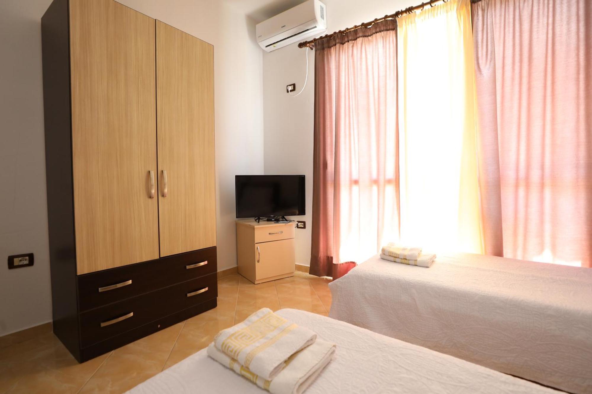 Blue Bay Apartments Саранда Экстерьер фото