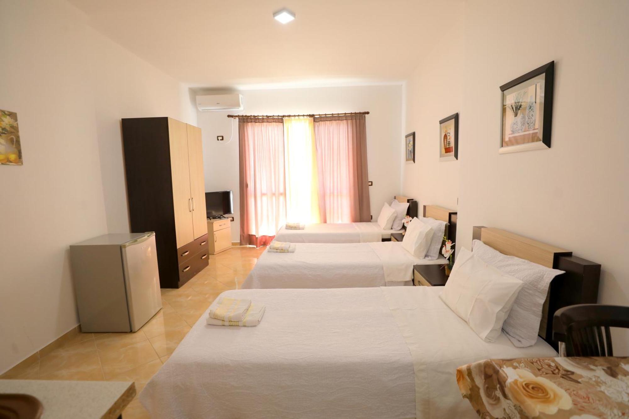Blue Bay Apartments Саранда Экстерьер фото